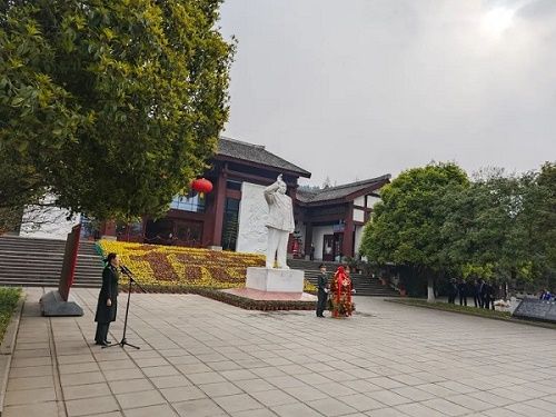 恩阳区群乐中学开展“追寻伟人足迹 传承红
