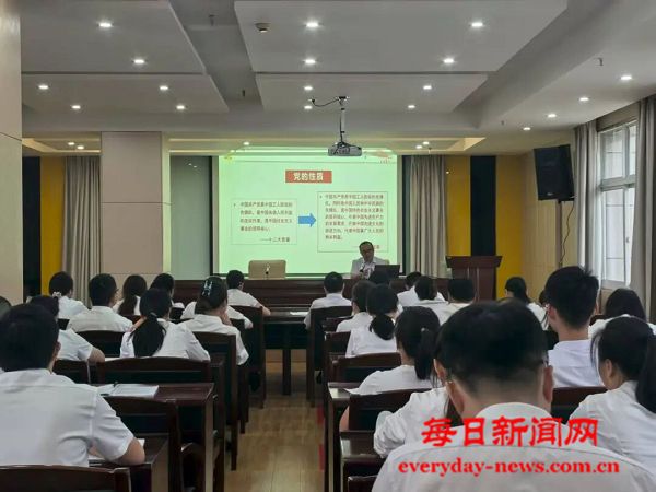 巴中市委组织部“精品党课进医院”活动走进