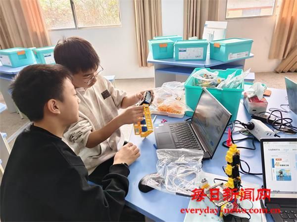 南江县正直中学：以人工智能赋能乡村教育，