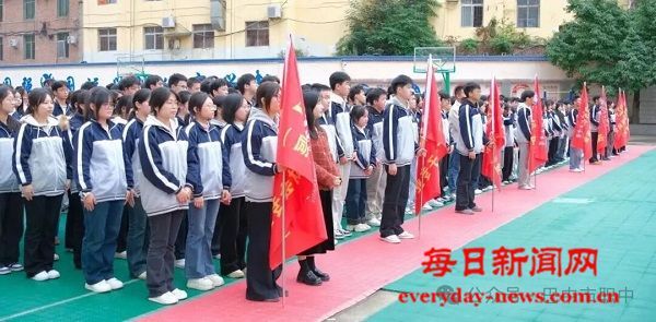 巴中市职业中学在学校举行2023级高考动