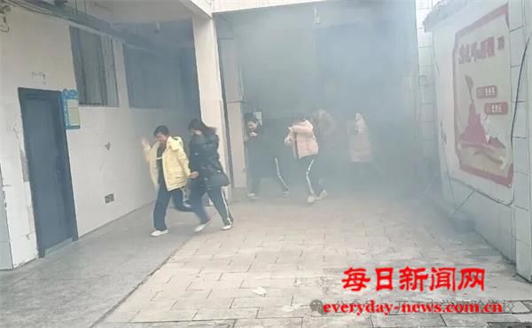 1765868718477733.jpg 1765868718477733.jpg