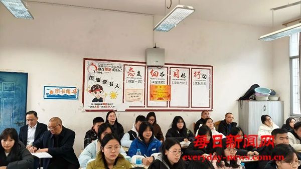 青春力量闪耀课堂，创新教学共绘未来——通